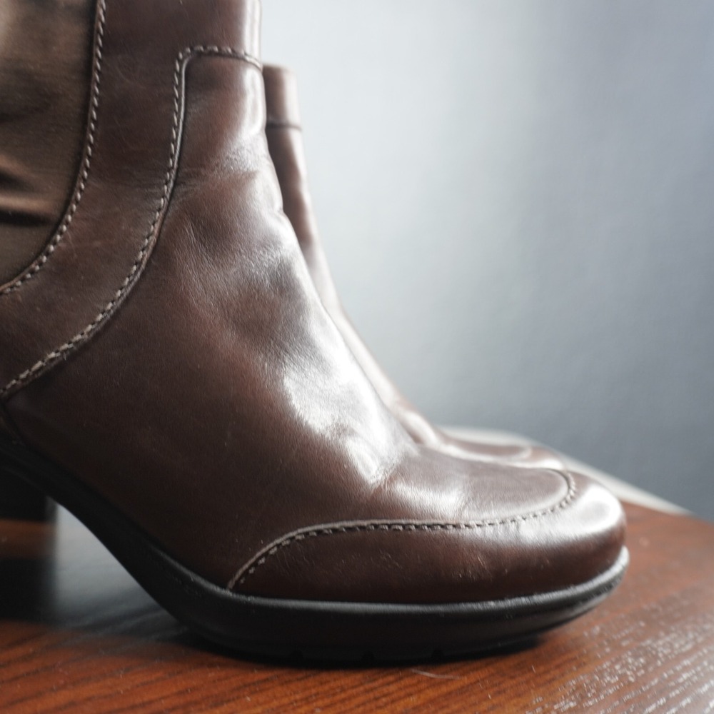 Clarks Bendables Womens 9M Brown Leather Ankle Boots Side Zip Lined Comfort Heel - Picture 3 of 15